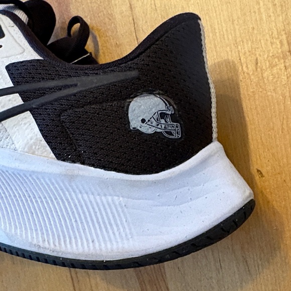 Nike Men's Size 10 Cleveland Browns Pegasus 38 - Picture 2 of 9